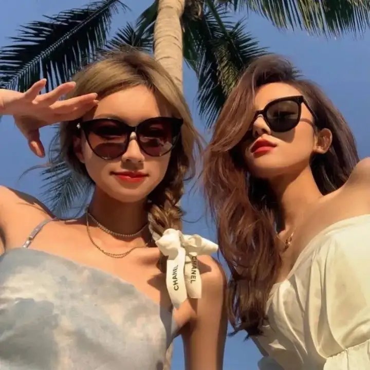 禁忌房间海报